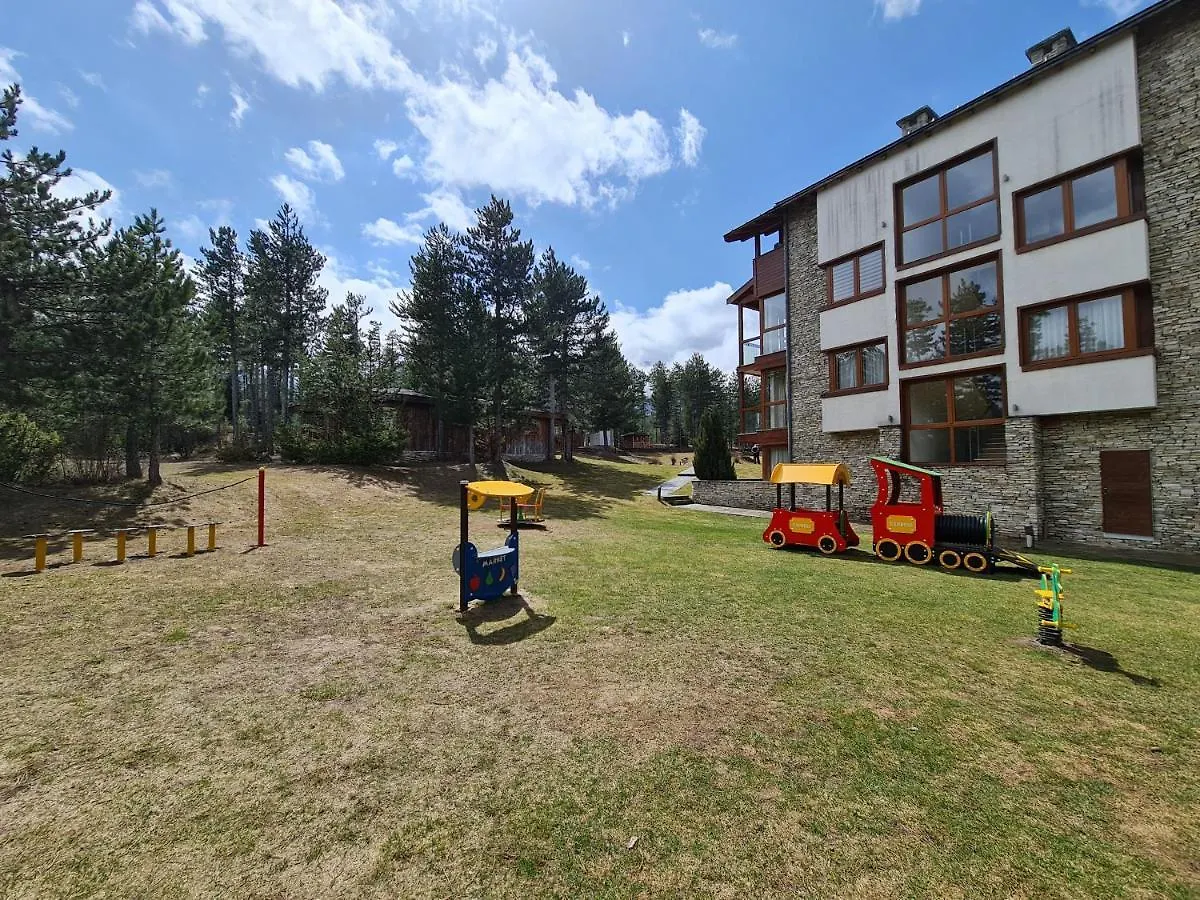 Pirin Golf Apartment Home With Private Garden Bansko